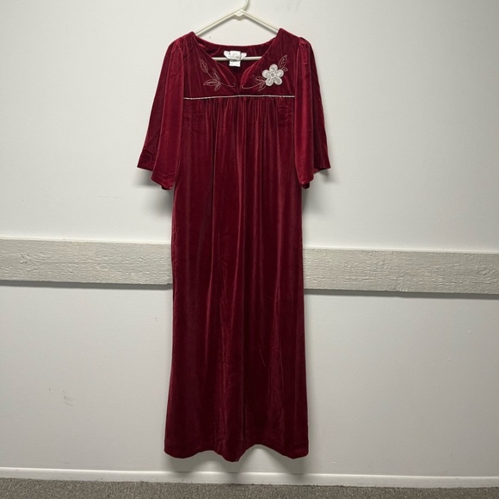 Beautiful Vintage Night Gown Pajama S